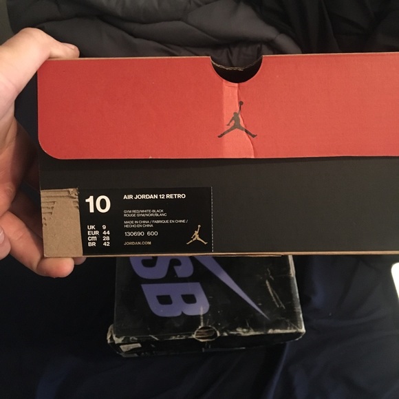 AIR JORDAN 12s GYM RED - Picture 6 of 6